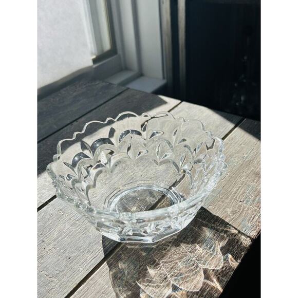 Vintage Heisey 6 1/4” Nappy Bowl Impressed Diamond H Scallops Clear Glass Dish - Picture 5 of 14
